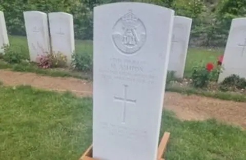 Ministry of Defence Sjt Ashton's new headstone, with a personal inscription from his descendants