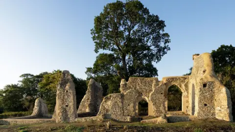 Historic England Archive Minsden Chapel