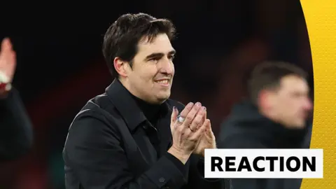 Andoni Iraola claps the Bourneouth fans