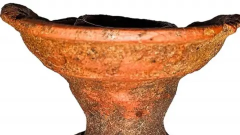 Anna Giecco Roman pottery