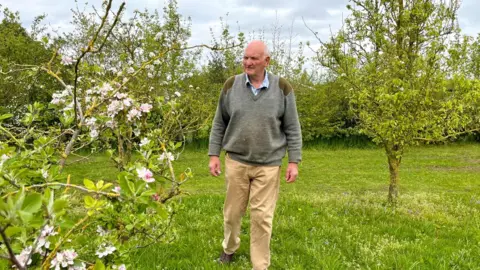 Martin Giles/BBC Stuart Agnew