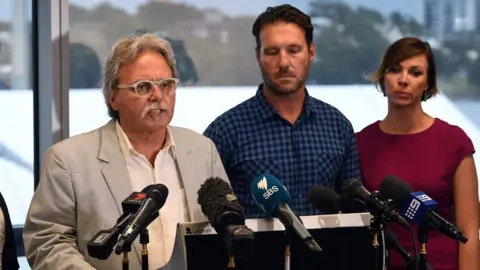 AFP Justine Damond's family express concerns about the investigation into her death at a press conference in Sydney