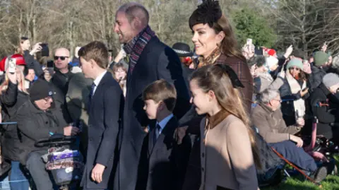 Getty Images Prince William, Prince of Wales and his wife Catherine, Princess of Wales arrive with their children Prince George, Prince Louis and Princess Charlotte