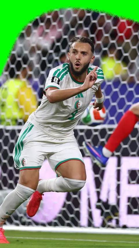 Amine Gouiri celebrating the winner