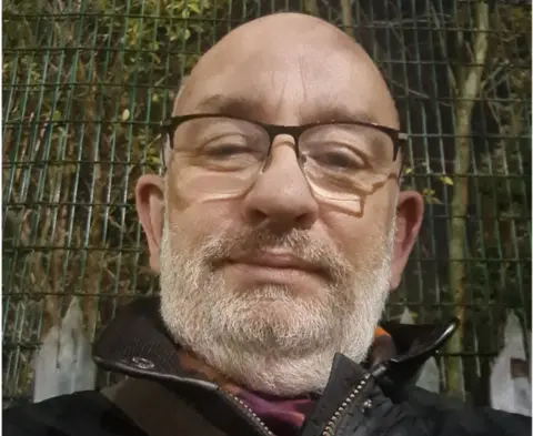 Steve Cooper Steve Cooper who has been reporting faulty street lights in Basildon for five years