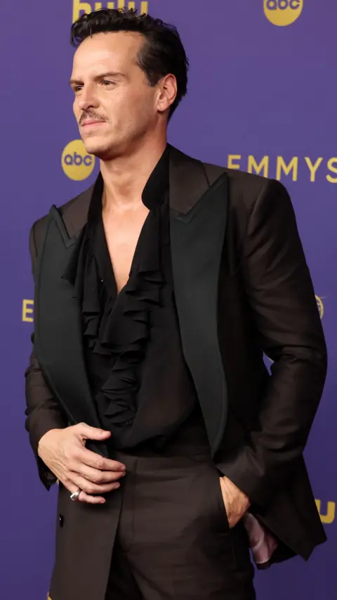 Getty Images Andrew Scott merr pjesë në çmimet e 76-të Primetime Emmy në Teatrin Peacock më 15 shtator 2024 në Los Anxhelos, Kaliforni