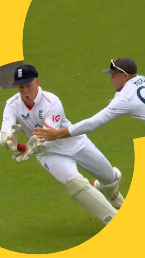 Blundell caught by Rew off Tongue's bowling