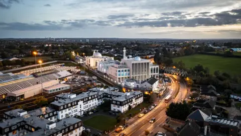 Makhzan Tasaweer An aerial view of the Baitul Futuh Mosque in Morden