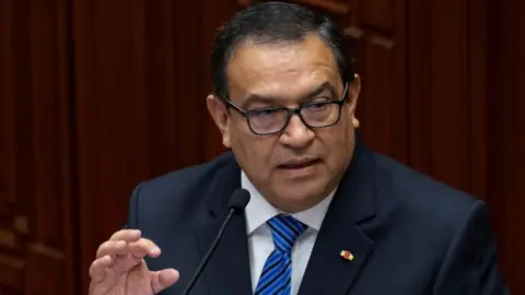 Alberto Otárola: Primer Ministro de Perú renuncia tras filtrarse grabación con una mujer.