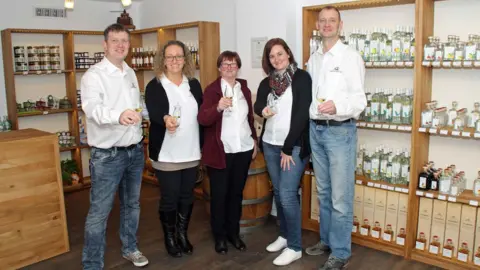 Waldhornbrennerei The team behind Glen Buchenbach whisky