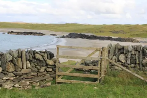 Mary Turner Gateway to a deserted beach