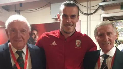 FAMILY PHOTO Terry Medwin, Gareth Bale, Cliff Jones