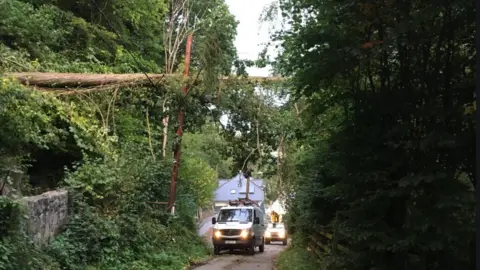 SP Energy Networks Engineers working to restore power