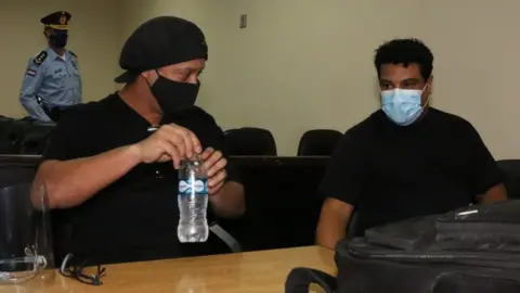 Asuncion Courthouse/EPA Ronaldinho and his brother in court