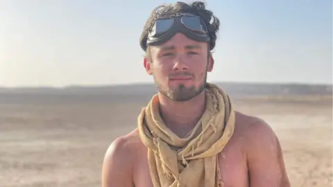 Olly Lloyd Olly Lloyd in the desert