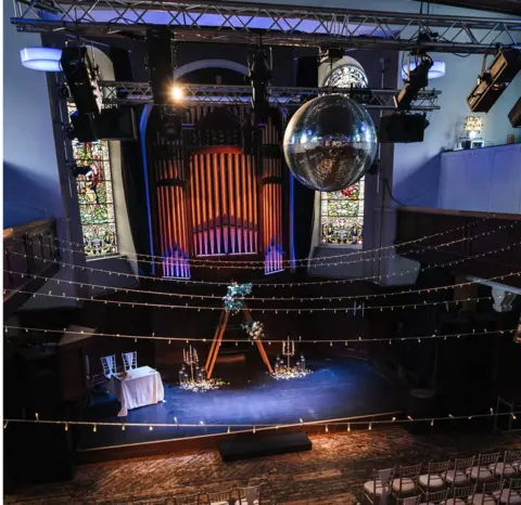 St Luke's and the Winged ox The interior of St Luke's