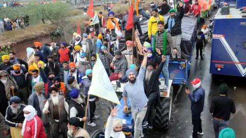 Getty Images Farmers protesting in march to Delhi
