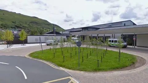 Google Ysbyty Cwm Rhondda