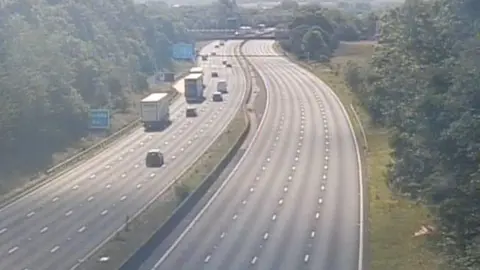 National Highways Closed lanes of the M1