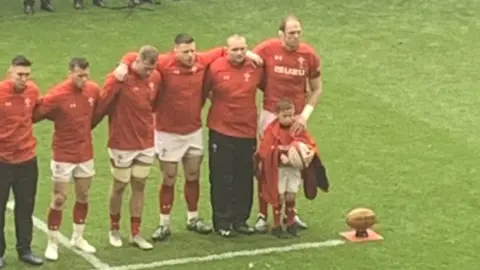 Jason Lewis Joey Hobbs with Alun Wyn Jones
