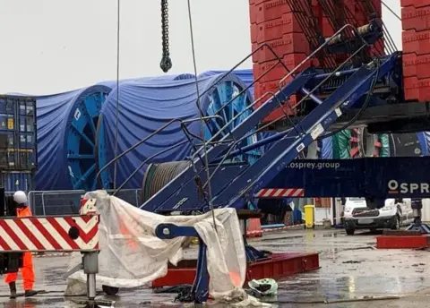 Health and Safety Executive Partially collapsed crane