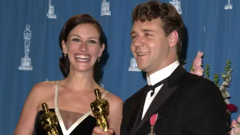 Getty Images Julia Roberts and Russell Crowe