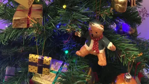 Linda Mortimer Teddy bear ornament on Christmas tree