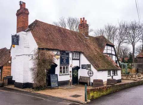 The Catherine Wheel, Goring