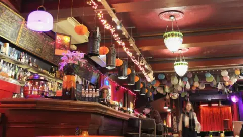 @tonyhamiltonofficial Night & Day