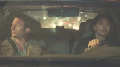 APPLE Jeremy Allen White and Jessie Buckley