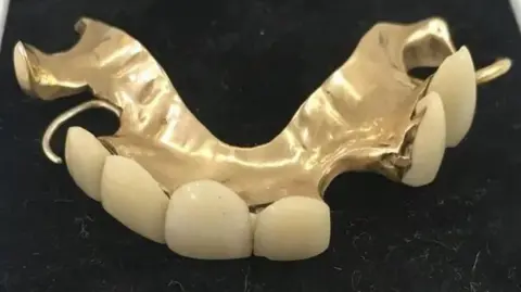 The Cotswold Auction Company Sir Winston Churchill's teeth