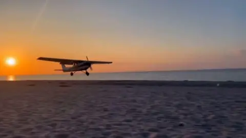 Small plane makes an emergency landing in Long Beach