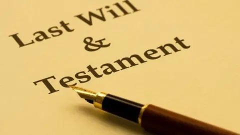 Thinkstock Will and testament document