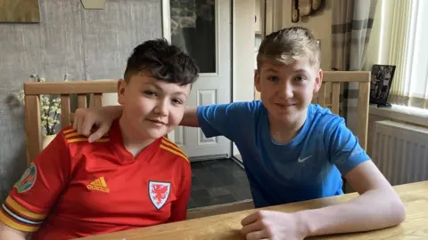 Family photo Jac Crockett and Steffan Williams