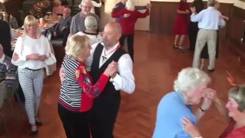 Karl Busch people dancing