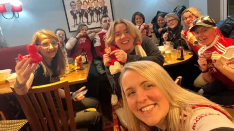 Izzie Larché Izzie Larché and Arsenal fans