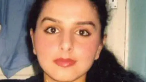 Metropolitan Police Picture of Banaz Mahmood with dark hair tied back