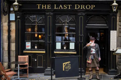 Getty Images The Last Drop pub, Edinburgh