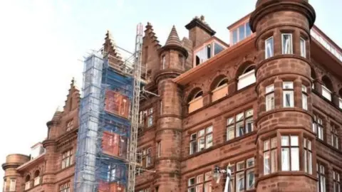 Geograph/Albert Bridge George Best hotel