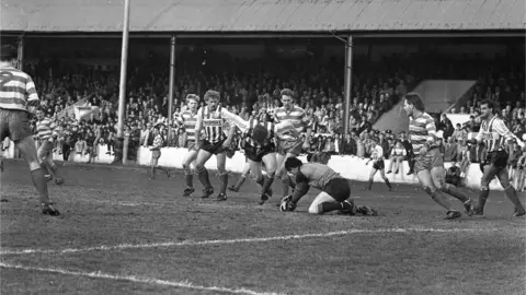 INM/Getty Images Derry City playing against Home Farm in 1988