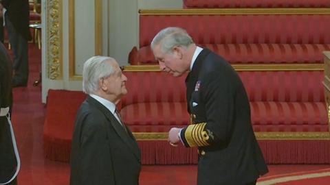 Tributes pour in for Jersey occupation hero Bob Le Sueur - BBC News