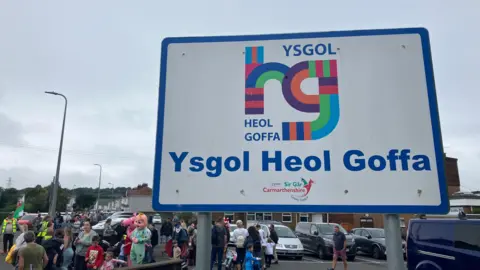 They want a new building to replace Ysgol Heol Goffa