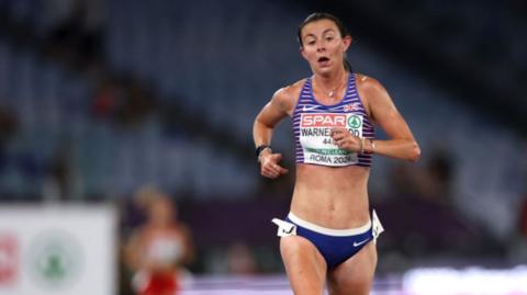 Jess Warner-Judd running on track during the women's 10,000m final in Rome 
