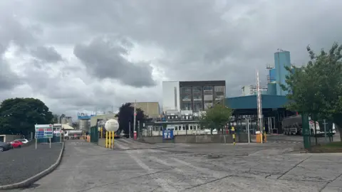 The outside facade of the factory.