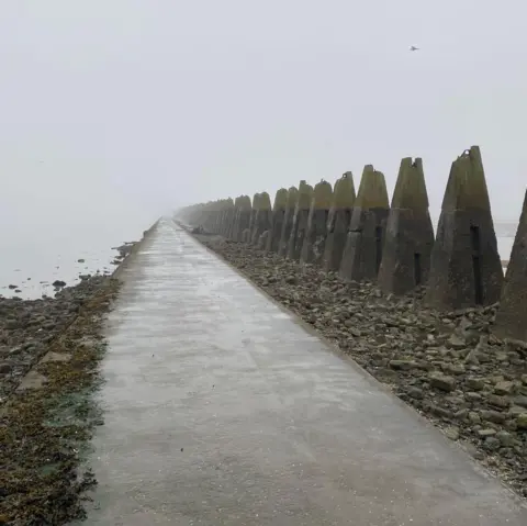 Alistair Murphy A line of war-time submarine defences