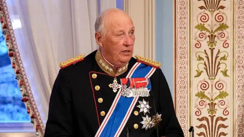 Getty Images King Harald V in military regalia making a speech