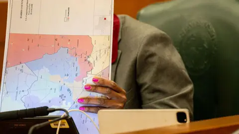 c0315390-7117-11f0-a0b6-378ae6c474ca.jpg Democrat Texas escapes to prevent a map of Republican Redistribution shown by Trump
