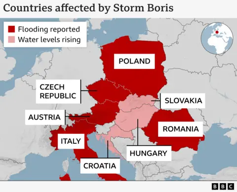 Mappa dell'Europa centrale che mostra le segnalazioni di inondazioni in Polonia, Repubblica Ceca, Romania e Austria, con in evidenza anche Ungheria e Slovacchia "Livelli d'acqua elevati".