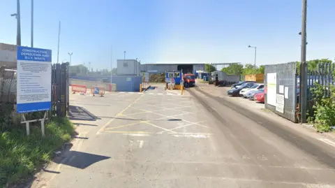 Google maps Slyfield recycling centre 