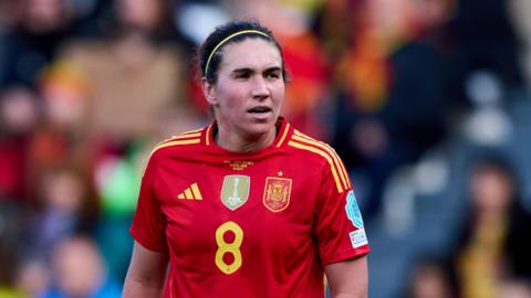 Mariona Caldentey playing for Spain